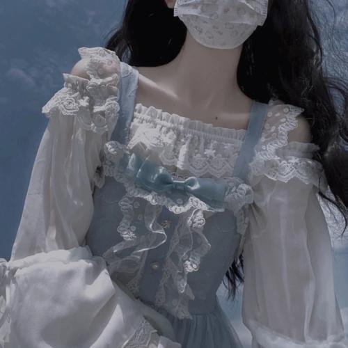 空房间里的妻子